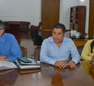 Gustavo Adolfo Toro (izquierda), presidente ejecutivo de Cotelco; Iván Rodríguez, de la junta directiva de Cotelco; y Sandra Mendoza, directora regional de Cotelco, se reunieron con funcionarios de la Gobernación. Edinsson Figueroa
