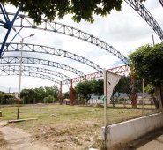 Este es el estado actual de la cancha del barrio García Herreros,que lleva en construcción más de un año, según cuentan los vecinos del sector. Mario Franco