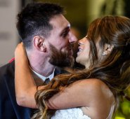Lionel Messi y Antonella Roccuzzo. AFP