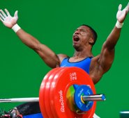 Figueroa quiso refrendar su actuación con 179 que sería récord olímpico, pero el sentirse ganador un intento antes le impidió redondear la faena. Colprensa