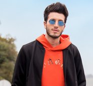 Sebastián Yatra, cantante colombiano. Internet