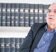 Humberto de la Calle oficializó hace algunas semanas su precandidatura presidencial, pero todavía no decide si irá por el Partido Liberal o solo, con el apoyo de firmas. Colprensa