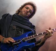 La última canción que interpretó en vivo fue 'Lago en el cielo', luego le dio un derrame cerebral.  AP
