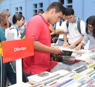 El fondo de cultura económica trajo 4.300 ejemplares con descuentos del 10 por ciento. Además, hay ofertas de textos entre $5.000 y $20.000. Obando