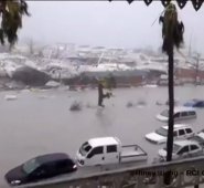 El presidente de Estados Unidos, Donald Trump, envió un mensaje de prudencia tras la pronta llegada del huracán Irma. AFP