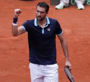 Con el triunfo de Cilic, el segundo punto lo disputan la raqueta número uno de Colombia, Santiago Giraldo, frente al tres de Croacia, Franko Skugor. Colprensa