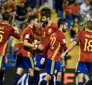 La Roja estará en Rusia 2018 tras saber sobreponerse a la dura semana marcada por los sucesos en Cataluña. AFP