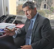 El alto consejero para el Posconflicto, Rafael Pardo, asegura que Colombia ya cuenta con una buena bolsa de recursos para apalancar la implementación del acuerdo de paz en las regiones. Colprensa