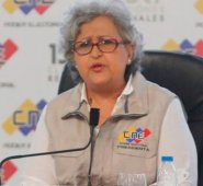 La presidenta del CNE, Tibisay Lucena, informó que mañana se abrirá el sistema de postulaciones para que así las organizaciones con fines políticos comiencen a cargar las postulacione. AFP