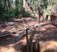 En las estructuras, los uniformados encontraron 22 tanques de almacenamiento de crudo. Ejército Nacional