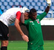 Los dirigidos por Flavio robatto dieron un importante paso al hacerse a un cupo en la semifinal del Torneo Águila. Colprensa
