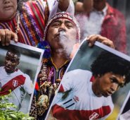 Hoy se juega el partido de vuelta del repechaje entre Perú y Nueva Zelanda. 
Grupos de chamanes se han dado a la tarea de hacer sus rituales para ‘asegurarse’ de que Perú vaya al mundial, el próximo año.  AFP
