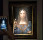 La pintura fue adquirida casi 20 minutos después de que comenzara la puja. AFP