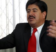 La investigación por sobornos, alcanzarían los 200 millones de dólares, incluye 92 cargos por distintos delitos. Archivo La Opinión