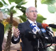 El exalcalde de Caracas Antonio Ledezma, líder del movimiento y quien huyó de Venezuela, se reunió el martes en la OEA con 11 embajadores. AFP
