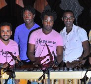 11 son los integrantes de Herencia Timbiquí. Colprensa