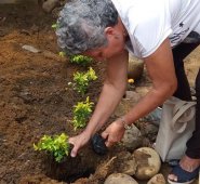 Las mujeres se comprometieron a mantener este espacio en las mejores condiciones para tener un bonito recuerdo. Cortesía