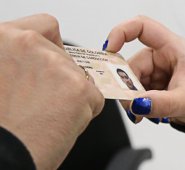 Los detenidos enfrentan cargos por concierto para delinquir, acceso abusivo a un sistema informático y falsedad en documento público. Colprensa