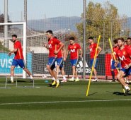 España misma había sido amenazada ya con una suspensión en 2008, lo que habría supuesto una suspensión para la Eurocopa de 2008, que finalmente jugó y ganó. Archivo