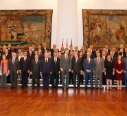 El cucuteño Eduardo Durán Gómez, catedrático de derecho y miembro de número de la Academia Colombiana de la Lengua, estuvo en España, acompañado, entre otros, por el Rey Felipe, en la presentación del diccionario. Cortesía