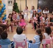 Niños compartieron con el cuentero Carlos Hernández. César Obando