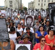 Las manifestaciones contra el indulto también se produjeron en otras ciudades importantes de Perú. AFP