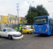 El choque entre cinco autobuses del Sistema de Transporte Masivo MIO de Cali, dejó al menos 43 heridos.  Colprensa