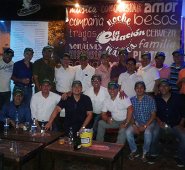 Los exalumnos del Colegio Salesiano San Juan Bosco, promoción 1987, se reunieron para festejar los 30 años de egresados. Cortesía