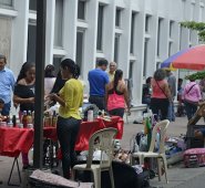 Aunque no hay cifras exactas, se cree que son más de 1.300 personas las que ocupan el espacio público del centro. Edisson Figueroa