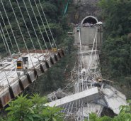 El puente de Chirajara se desplomó en la vía Bogotá-Villavicencio Colprensa