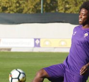 En el verano de 2016, Sánchez fichó por Fiorentina, que ahora lo cede hasta final de temporada al equipo 'perico'. Twitter @carlossanchez6