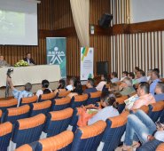 El modelo de industrialización aplica para pequeñas, medianas y grandes empresas, y abordará aspectos como el diseño y desarrollo de colecciones, normas internacionales, métodos de ingeniería aplicables a la industria y complementariedad con centros de otras ciudades. Edinsson Figueroa