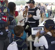 En el paso internacional Simón Bolívar, funcionarios de Migración Colombia, Dian, Polfa e Ica se han encontrado con ciudadanos venezolanos que presentan tarjetas de movilidad falsas. Alfredo Estévez