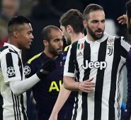 Los Bianconeri de Turín dejaron escapar la ventaja de local, en el partido de ida por los octavos de final de la Liga de Campeones. El equipo de Massimiliano Allegri empató (2-2) y ahora está obligado a ganar de visitante, en Londres.
AFP