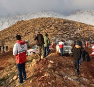 El avión ATR-72 desapareció del radar unos 50 minutos después de despegar el domingo del aeropuerto Mehrabad de Teherán con destino a la ciudad de Yasuy (sudoeste). AFP