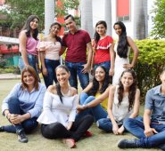 Estudiantes de San Faustino, quienes hacen parte del colectivo Construyendo Historias, fueron beneficiados con becas completas para formarse profesionalmente. Cortesía