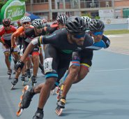 Alex Cujavante (al frente), del Atlántico, es uno de los referentes en la cita nacional. Edinsson Figueroa