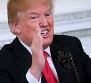 México y Estados Unidos tienen una larga frontera de 3.000 kilómetros, de los cuales un tercio está separado por una valla. AFP