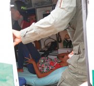 Mirianni Amarilis Mendoza fue asistida por policias. Mario Franco