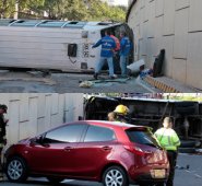 A las 3 y 30 de la tarde se presentó el hecho en la oreja del puente Carlos Ramírez Paris, a pocos metros de la glorieta San Mateo. Mario Caicedo