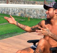 Esta fue la foto con la que el futbolista quiso rendir el homenaje. Instagram