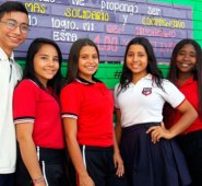 En la escuela Rafael Uribe Uribe fueron seleccionados seis estudiantes, quienes presentaron sus videos sobre igualdad de género, paz, desarrollo y desarrollo sostenible. Cortesía