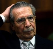 El exjefe de Estado había sido condenado el 10 de mayo de 2013 a 80 años de prisión por el delito de genocidio. Sin embargo, diez días después su condena fue anulada por fallas procesales. AFP