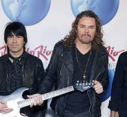 Maná ha reunido 24 premios Billboard de la Música Latina en sus más de 30 años de trayectoria, y son finalistas en la categoría Artista Latin Pop del Año, Dúo o Grupo. Internet