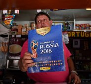 La escasez de alimentos y el alto costo de vida impiden coleccionar. AFP