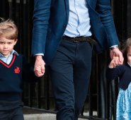 El niño, cuyo nombre todavía no se ha dado a conocer, no sustituirá en la línea de sucesión a su hermana Carlota, nacida en mayo de 2015. AFP