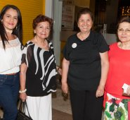 Vianney Hernández, Aracelly  Hernández de Paredes, Marleny de Ararat, miembro de la Fundación Cerámica Italia, y Esperanza Paredes.
 Juan Pablo Cohen