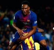 Entre las opciones está que Mina continúe su carrera en la Liga Premier. AFP