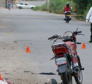 Gustavo Ramírez Ovallos, de 34 años, murió en el sitio; su primo Pedro Elías García Ovallos está delicado. Mario Franco