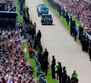 Para tal ocasión, el pueblo, de 30.000 habitantes, no perdió la oportunidad de exhibir sus mejores galas y coloreó sus paisajes con miles de personas que siguieron de primera mano todo el espectáculo. AFP
